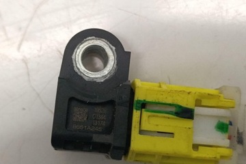 PRAVÝ BOČNÍ SENZOR NÁRAZŮ MITSUBISHI L 200 / TRITON (KJ_, KK_ KL_)