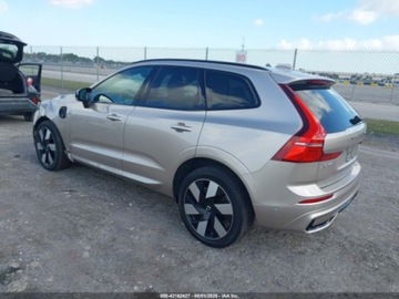 Volvo XC60 II 2024 Volvo XC 60 Recharge T8 Plus Dark Theme 2024 2.0l 2.0 Hybryda Plug-in 312KM, zdjęcie 3