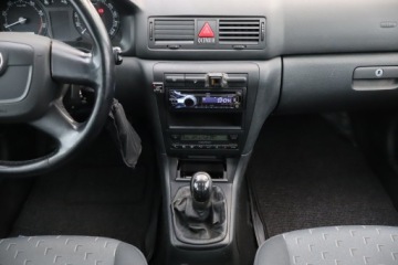 Skoda Octavia II Hatchback 1.6 MPI 102KM 2010 Skoda Octavia 1.6, Salon Polska, GAZ, Klima, zdjęcie 11