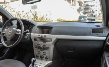 Opel Astra H Hatchback 5d 1.3 CDTI ecoFLEX 90KM 2008 Opel Astra 2008 r. Automat 123 tys. km Lift 1.2 Diesel 90KM, zdjęcie 9