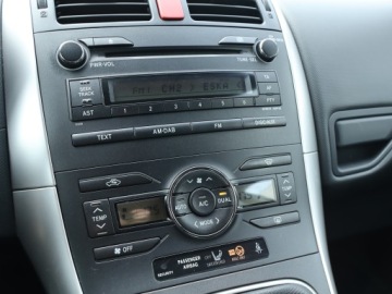 Toyota Auris I Hatchback 5d Facelifting 1.6 Valvematic 132KM 2011 Toyota Auris 1.6 Valvematic, Klima, Klimatronic, zdjęcie 11