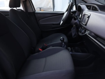 Toyota Yaris III Hatchback 5d Facelifting 2017 1.0 VVT-i 72KM 2019 Toyota Yaris 1.0 VVT-i, Klima, zdjęcie 8