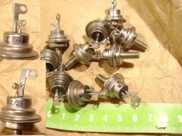 TYRYSTOR Unitra BTP 2/25 BTP2/25 zapas z wojska 2A 25V