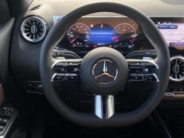 Mercedes GLA II Off-roader Facelifting 1.3 200 163KM 2025 MERCEDES-BENZ GLA 200 AMG Line Suv 1.3 (163KM) 2025, zdjęcie 9