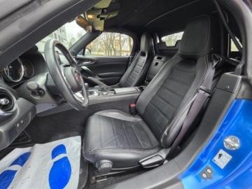 Fiat 124 Spider 1.4 MultiAir II 140KM 2016 FIAT 124 Spider Lusso* 1.4l benzyna Turbo 140KM 19,272km Dokumentacja, zdjęcie 5