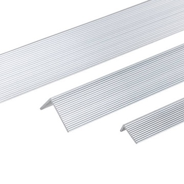 KĄTOWNIK ALUMINIOWY RYFLOWANY 30x30x2,5 | 70 CM