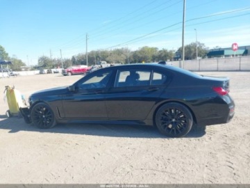 BMW Seria 7 G11-G12 2021 BMW Seria 7 M760i xDrive 2021 6.6 Benzyna 600KM, zdjęcie 11