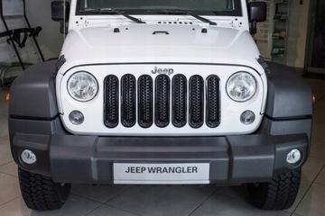 Вставки 7 решетка Jeep Wrangler JK JKU фаркоп черный