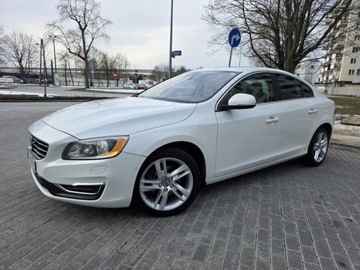 Volvo S60 II Sedan Facelifting 2.0 T5 DRIVE-E 245KM 2015 VOLVO S60 II Premium Plus T5, 2.0l benzyna 245KM Dokumentacja pochodzenia, zdjęcie 2