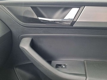 Skoda Rapid II Liftback Facelifting 1.0 TSI 110KM 2017 Skoda RAPID Skoda RAPID 1.0 TSI Ambition, polski salon, Benzyna 110KM, zdjęcie 23