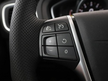 Volvo V40 II 2018 Volvo V40 Momentum kamera navi grzane fotele LED, zdjęcie 29