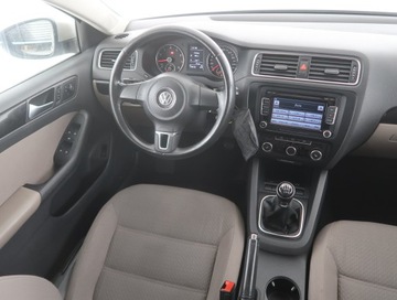 Volkswagen Jetta VI Sedan 1.2 TSI 105KM 2012 VW Jetta 1.2 TSI, Salon Polska, Serwis ASO, Klima, zdjęcie 6