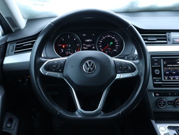 Volkswagen Passat B8 Variant 2.0 TDI BlueMotion SCR 150KM 2019 VW Passat 2.0 TDI, Salon Polska, Automat, Klima, zdjęcie 20