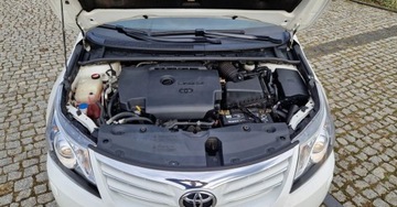 Toyota Avensis III Wagon Facelifting 2.0 D-4D 124KM 2015 Toyota Avensis SALON Navi, KAMERA przebieg wpisuje na fakturzeOrg.lakier1w, zdjęcie 31