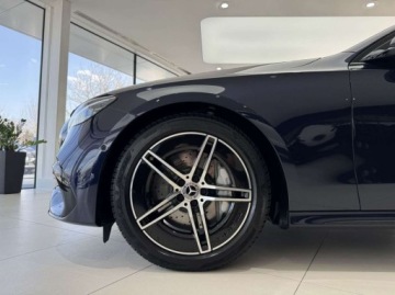 Mercedes Klasa E W214 Sedan 2.0 220d 197KM 2025 Mercedes-Benz Klasa E AMG Line 4 Matic Pakiet Night Pakiet oswietlenia, zdjęcie 16