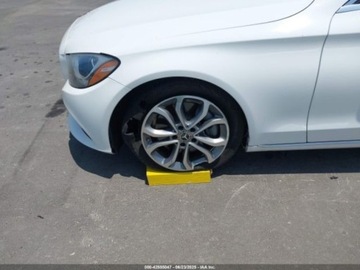 Mercedes Klasa C W205 2018 Mercedes-Benz Klasa C C 300 2.0 Benzyna 241KM, zdjęcie 4