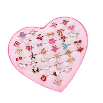 KORALIKI PIERŚCIONKI dla dzieci różne wzory wielu odmian narodowych | 36 szt.