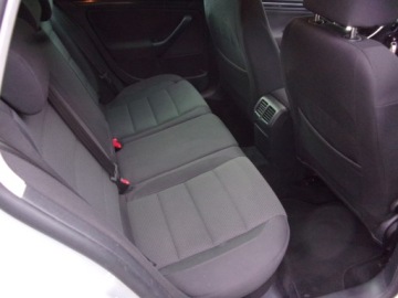 Volkswagen Golf VI Variant 1.6 TDI-CR DPF BlueMotion 105KM 2010 Volkswagen Golf Automat Bluemotion, zdjęcie 30