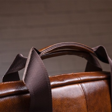 Мужской клатч из натуральной коричневой кожи.