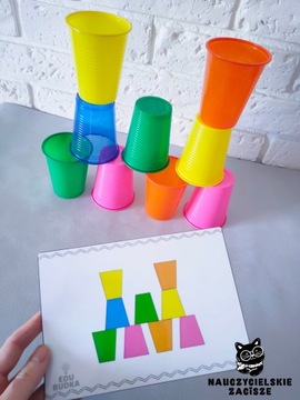 CUP TOWERS Кодирование для дошкольников Набор из 20 карточек и 50 стаканчиков