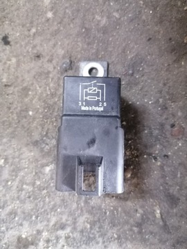 VW PASSAT B7 PRZEKAŹNIK GRZANIA SZYB 3B0951253