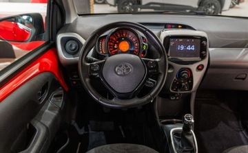 Toyota Aygo II Hatchback 5d 1.0 VVT-i 69KM 2017 Toyota Aygo 1.0 VVT-i X-play Benzyna 69KM, zdjęcie 32