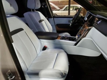 Rolls-Royce 2023 Rolls-Royce Cullinan 2023, 6.8 V12, po wandalizmie od ubezpieczalni 6.8, zdjęcie 15