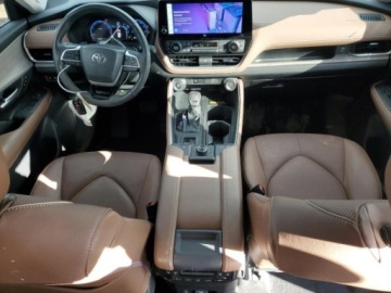 Toyota 2024 Toyota Grand Highlander 2024 r., 2,4L XLE 2.4 Benzyna 262KM, zdjęcie 7
