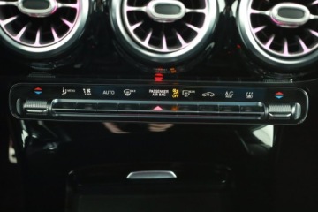 Mercedes Klasa A W177/V177 Hatchback Plug-In 1.3 250e 218KM 2020 Mercedes A A 250 e, Salon Polska, 1. Właściciel, zdjęcie 9