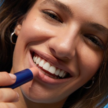 NIVEA Luminous Medium CC крем для обесцвечивания 40 мл + телесная помада 4,8 г