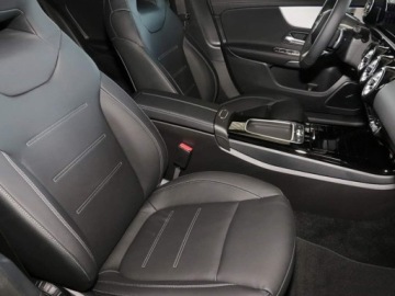 Mercedes Klasa A W177/V177 Hatchback Facelifting 1.3 200 163KM 2024 MERCEDES-BENZ A Klasa 200 AMG Line 1.3 (163KM) 2024, zdjęcie 6