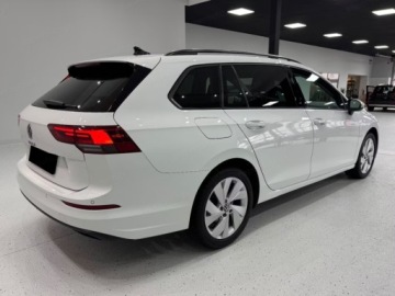 Volkswagen Golf VIII Hatchback Facelifting 1.5 TSI 116KM 2026 VOLKSWAGEN Golf VIII 1.5 TSI Life Plus Combi 116KM 2026, zdjęcie 5