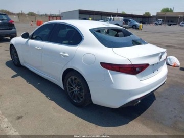 Alfa Romeo Giulia II Sedan Facelifting 2.0 Turbo 280KM 2020 Alfa Romeo Giulia 2020 Alfa Romeo Giulia RWD 2.0 Benzyna 280KM, zdjęcie 2