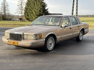 Lincoln Town Car II 1991 Lincoln Town Car Executive Series 1991, zdjęcie 2
