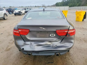 Jaguar XE 2017 Jaguar XE 2017r., Premium, 2L, od ubezpieczalni 2.0 Benzyna 243KM, zdjęcie 2