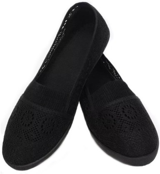 Кроссовки на шнуровке, балетки, резинка.