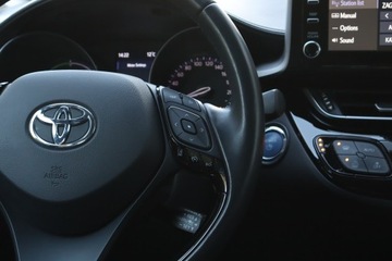 Toyota C-HR I Crossover Facelifting 1.8 Hybrid 122KM 2022 Toyota C-HR 1.8 Hybrid, Serwis ASO, Automat, zdjęcie 17