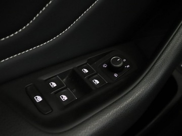 Volkswagen Passat B8 GTE Variant Facelifting 1.4 TSI Plug-In-Hybrid 218KM 2021 Volkswagen Passat 1.4GTE PHEV Automat Panorama, zdjęcie 39