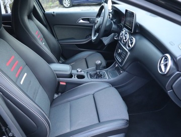 Mercedes Klasa A W176 Hatchback 5d Facelifting 160 102KM 2016 Mercedes A A 160, Salon Polska, Skóra, Klima, zdjęcie 8