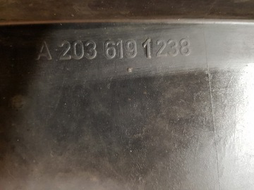 KRYT PODVOZKU PRAVÁ MERCEDES W203