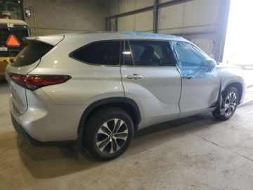 Toyota Highlander III 2021 Toyota Highlander XLE 2021 3.5 Benzyna 295KM, zdjęcie 3