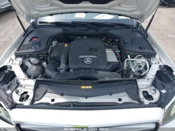 Mercedes Klasa E W213 2019 Mercedes-Benz Klasa E 2019 Mercedes-Benz E-Class E 300 RWD Sedan 2.0 241KM, zdjęcie 11