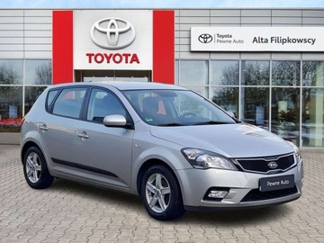 Kia Ceed I Hatchback 5d Facelifting 1.4 DOHC CVVT 90KM 2012 Kia Ceed Kia Ceed 1.4 CVVT 1.4 Benzyna 90KM, zdjęcie 2