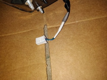 SPACE STAR II 2 ZRCÁTKO PRAVÉ 3 PIN KABEL EU BÍLÉ W19 PĚKNÝ