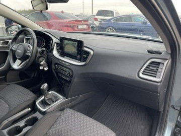 Kia Ceed III Hatchback Facelifting  1.0 T-GDI 120KM 2023 Kia Cee'd Podgrzewanie Kamera Line Asist, zdjęcie 9