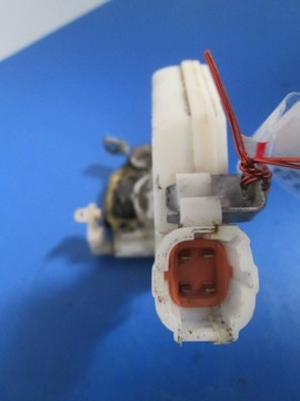 ALMERA N15 ZÁMEK PRAVÝ PŘEDNÍ 4PIN CENTRÁLKA