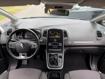 Renault Grand Scenic III 1.2 Energy TCe 130KM 2017 Renault Grand Scenic 1.2 benzyna 130 KM 7 foteli, zdjęcie 8