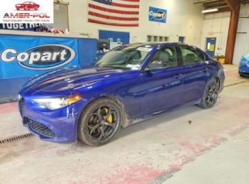 Alfa Romeo Giulia II Sedan Facelifting 2.0 Turbo 280KM 2020 Alfa Romeo Giulia Ti 2020 2.0 Benzyna 280KM