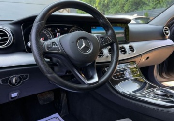 Mercedes Klasa E W213 Kombi 2.0 220d 194KM 2016 Mercedes-Benz Klasa E E 220D AUTOMAT 195KMLED perfekcyjny zarejestrowa, zdjęcie 18