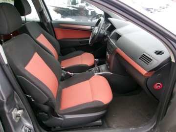 Opel Astra H Hatchback 5d 1.4 TWINPORT ecoFLEX 90KM 2005 Opel Astra 1.4, zdjęcie 5